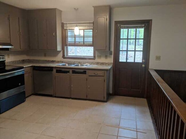 Photo - 144 Fern Forest Dr