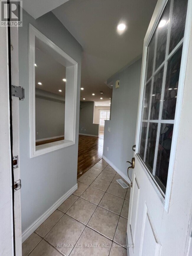 Photo - 46 Gas Lamp Ln