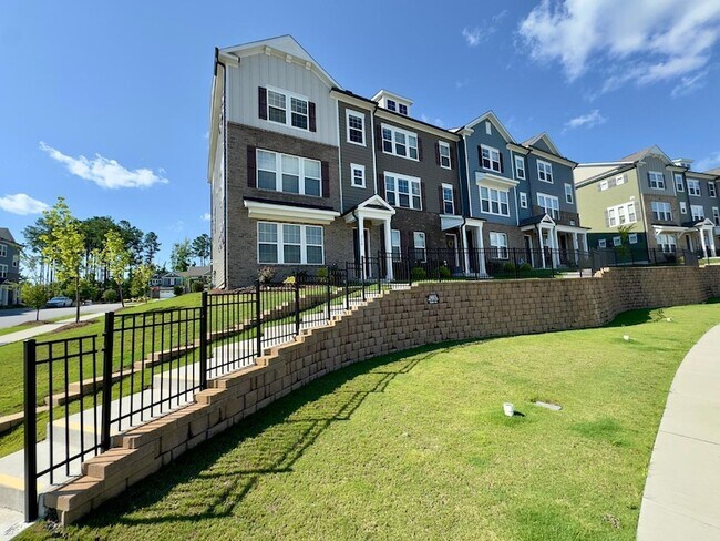 Photo - 2550 Frg Vlg Wy