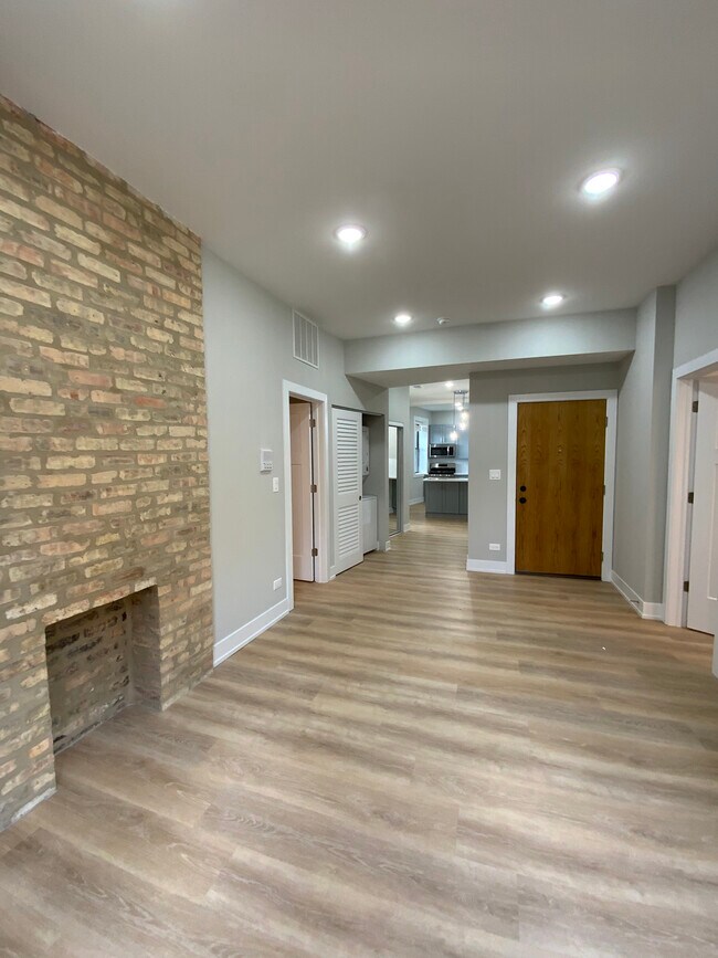 Photo - 440 W Belden Ave Unit #434-02