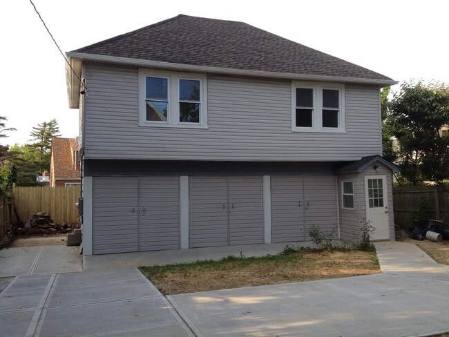 Building Photo - 122 Combs Ave Rental
