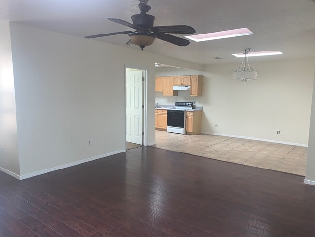 Photo - 137 Griegos Rd NW