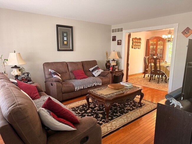 Photo - 6100 Long Pond Dr