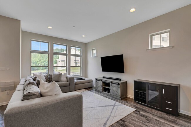 Photo - Stunning 3-Bedroom Townhouse with Finished...