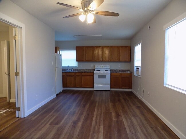 Photo - 699 W Osceola St