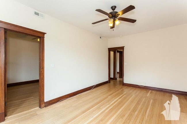 Photo - 1440 W Addison St Unit 2