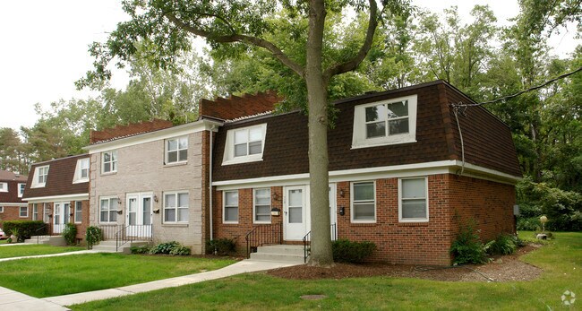 Creekside Apartments - Creekside Apartments