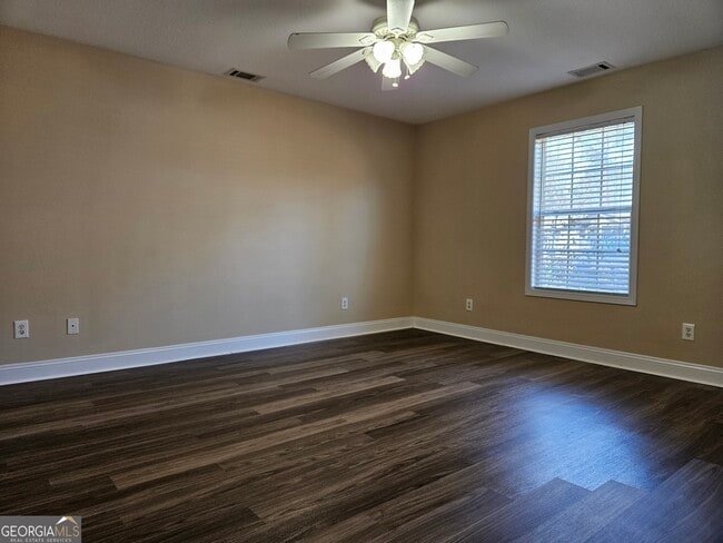 Photo - 339 Longwood Dr