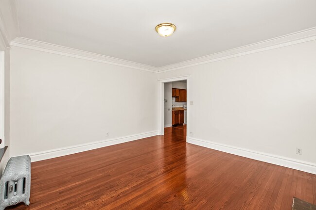 6144 S Indiana Ave Unit 2F