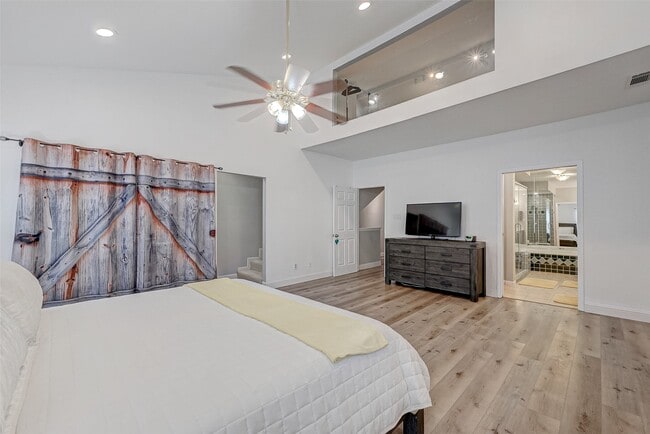 Building Photo - 8077 El Mundo St Unit 8077