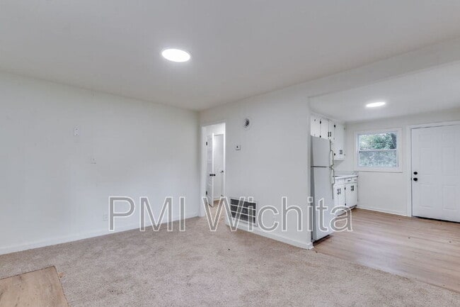 Photo - 4311 E Lincoln St