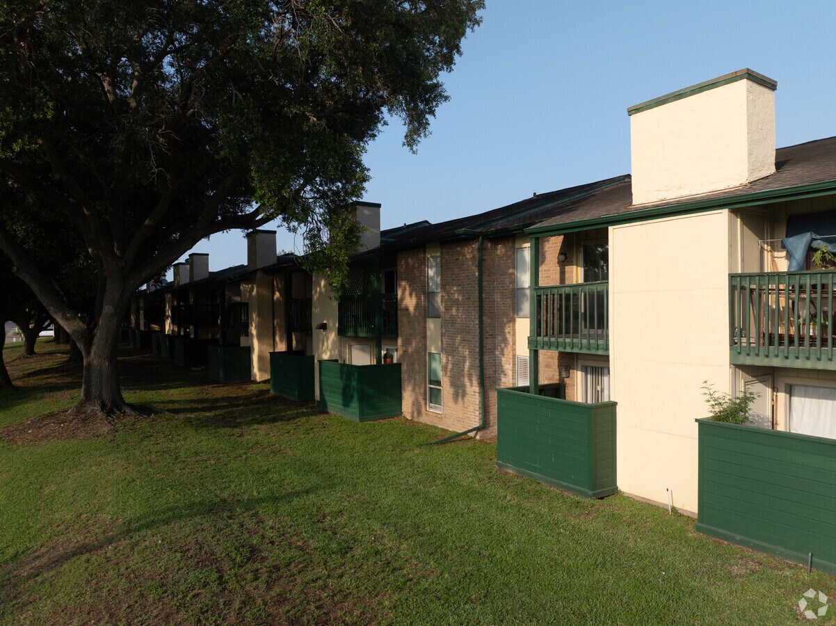 Photo - Baywind Condominiums