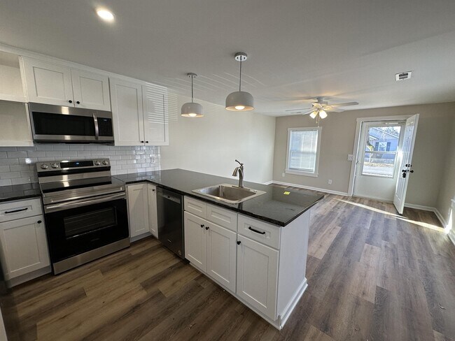 Photo - 609 Carver Ave House