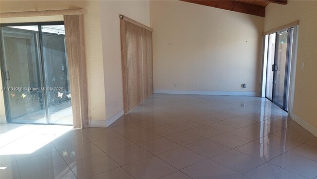 Photo - 2675 Parkview Dr S