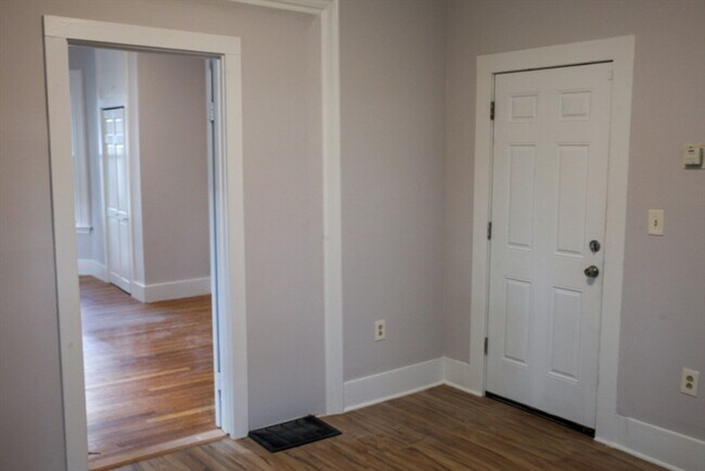 43 Clifford St Unit 1