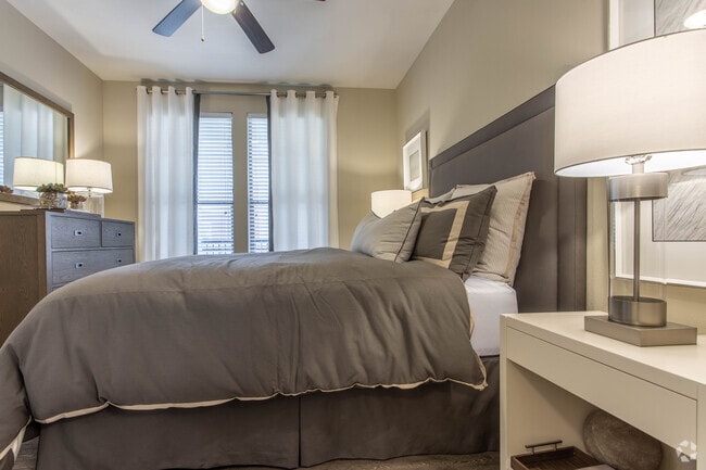 1 HAB, 1 BA - 625 ft² - Smart Living at Telephone