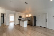 1BR, 1BA - 800SF - Kitchen