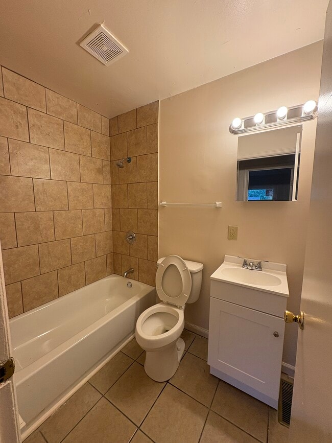 4010 Middlehurst Ln