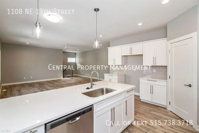 Photo - 1108 NE 19th St Casa