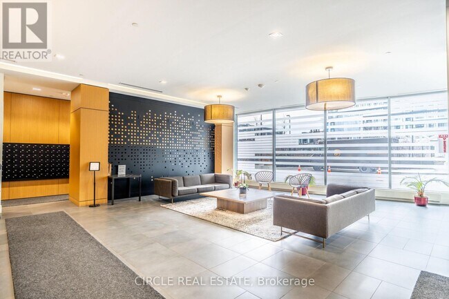 Photo - 2520 Eglinton Ave W Unité 1206