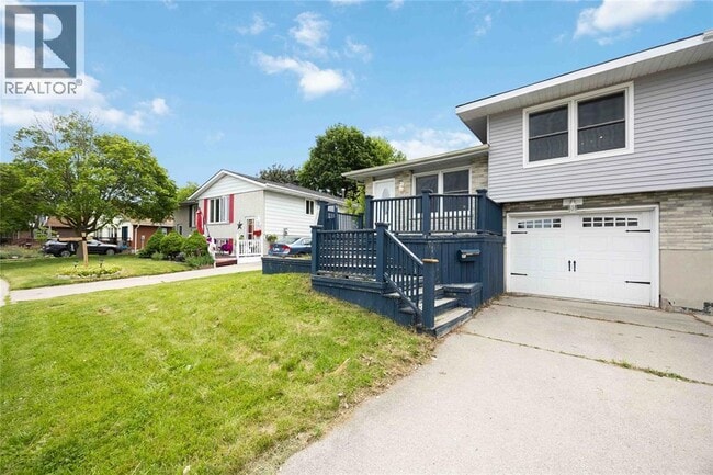 Photo - 226 Trudeau Dr