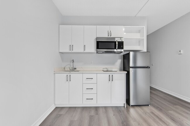 Photo - 2360 Princess St Unit 534