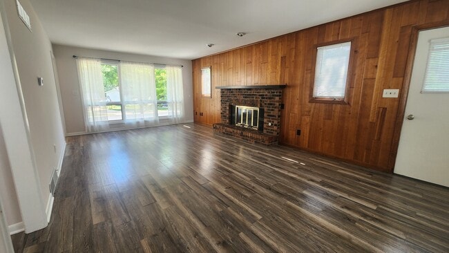 Photo - 229 Hickory St