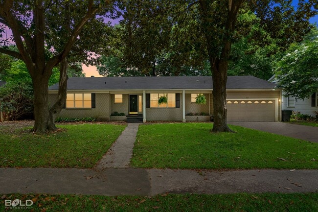 Photo - Adorable Broadmoor rental!