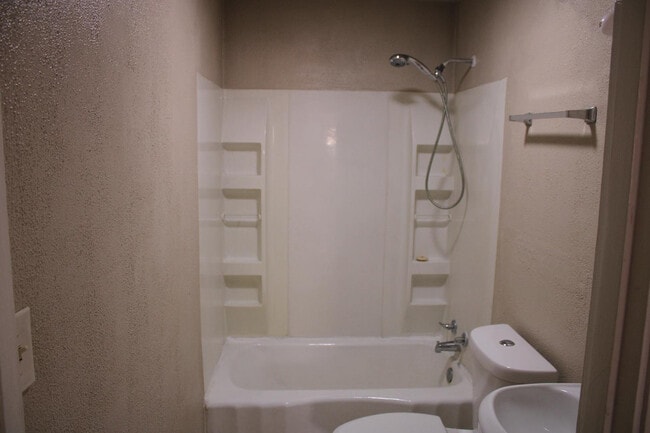 Photo - 506 E Municipal Dr