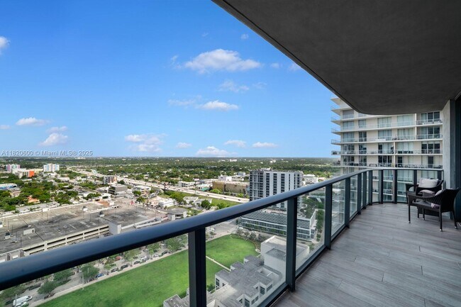 Photo - 121 NE 34th St Unidad 2709