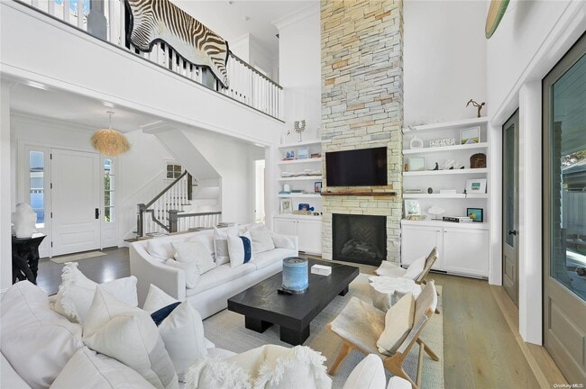 Photo - 52 Quogue St