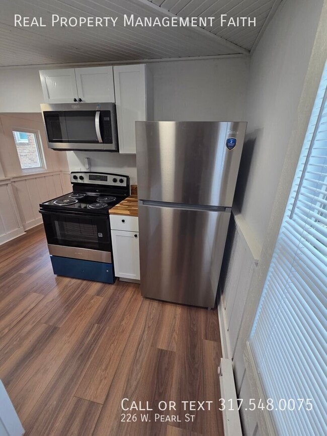226 W Pearl St
