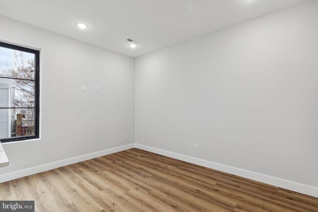 Photo - 1840 N Gratz St
