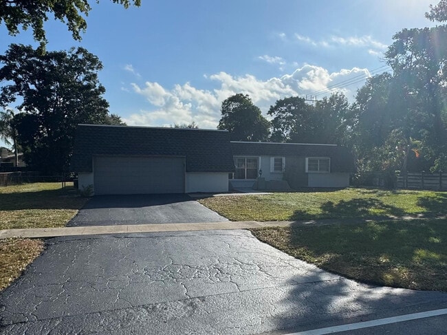 Building Photo - 1160 SW 69th Ave