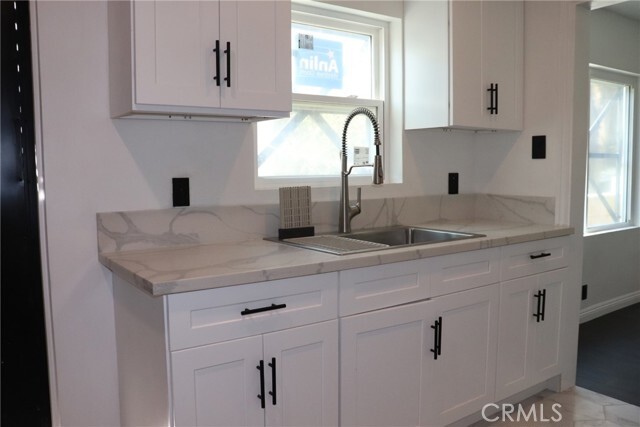 Building Photo - 3938 W 28th St Rental