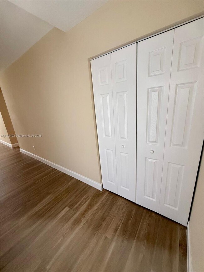 Photo - 11561 SW 51st St