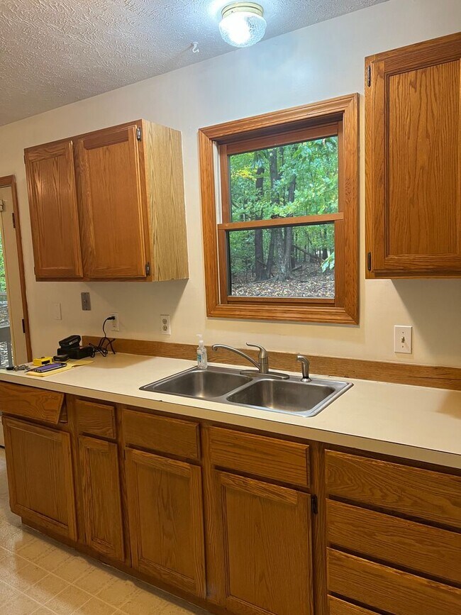 Photo - 2 BEDROOM HOME NEAR SPIDER LAKE