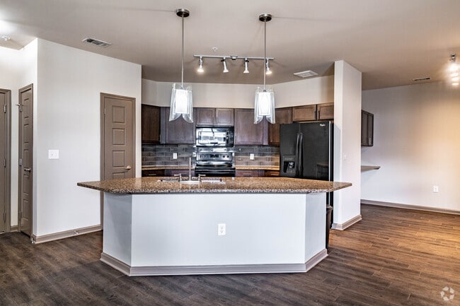 Building Photo - 909 Flats