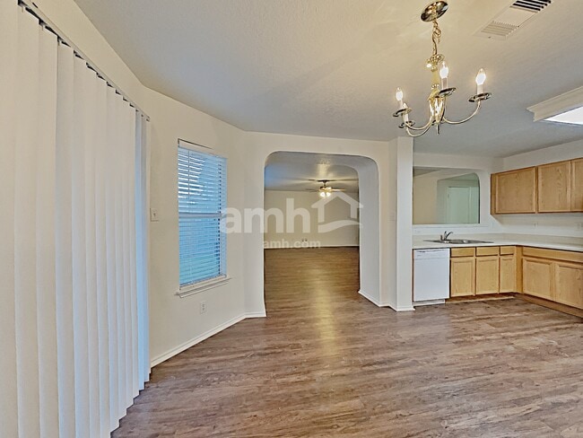 Photo - 1326 Hunt Crossing