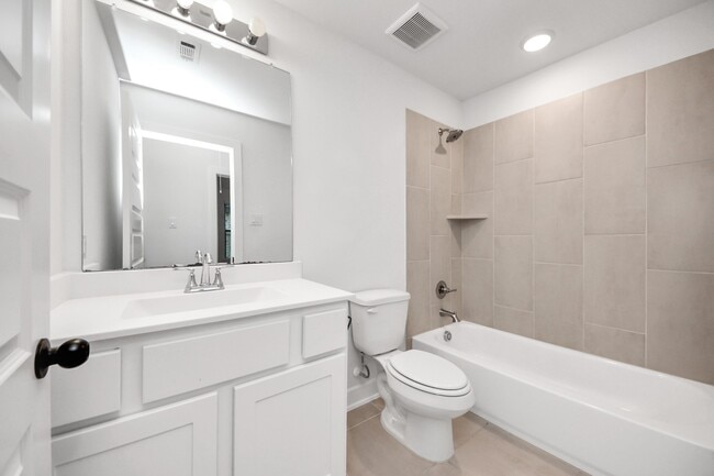 Building Photo - 20926 White Rock Crk Dr