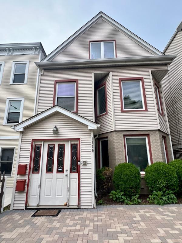 Building Photo - 1530 W Diversey Pkwy