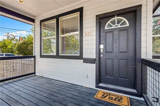 Photo - 607 W 35th St