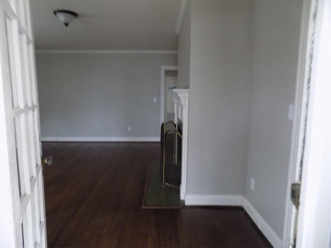 Photo - 306 Walker St