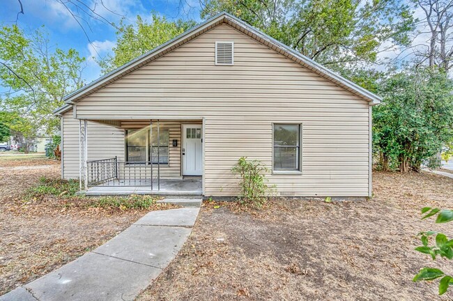 Newly remodeled 2 bedroom / 1 bath house! - Newly remodeled 2 bedroom / 1 bath house!