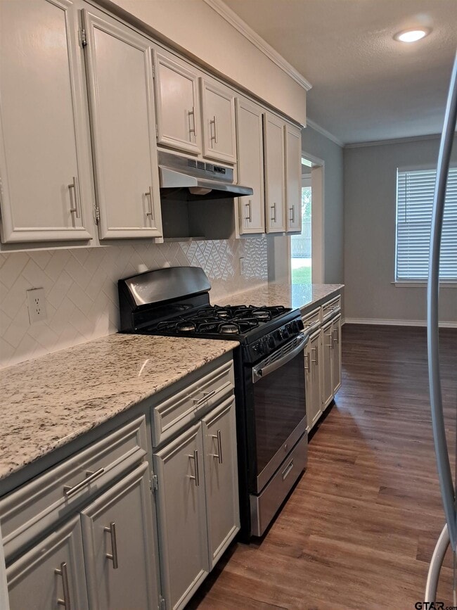 Photo - 704 Becky Dr