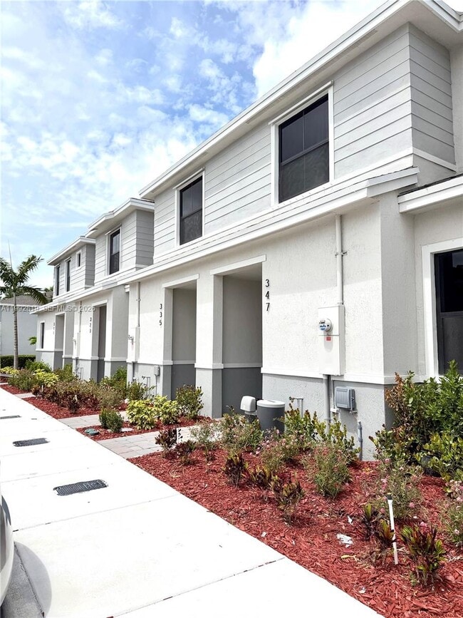 Photo - 359 NE 16th St