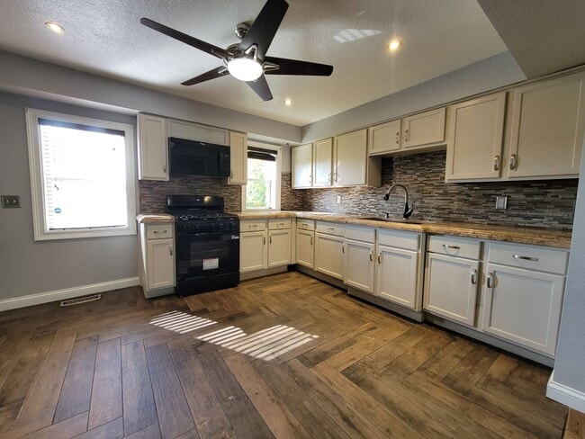 Photo - Beautiful 2 bed home