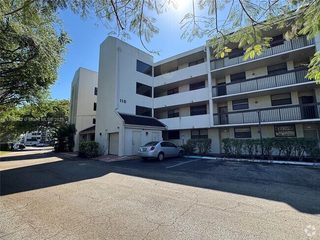 Building Photo - 110 Lake Emerald Dr Rental