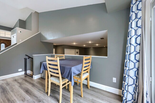 Photo - 4540 Bramble Ln