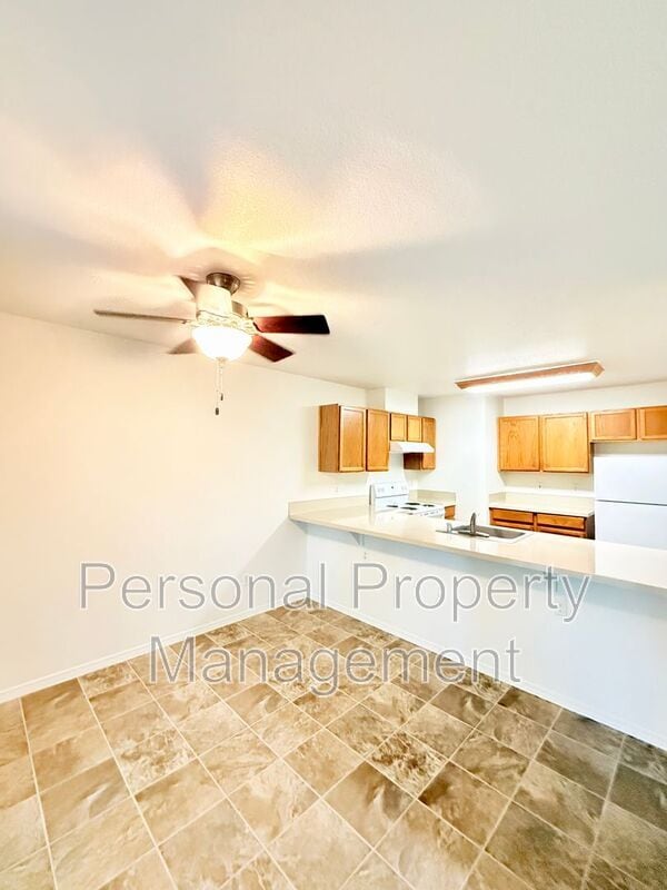 Photo - 3412 NE 66th Ave Unit B25